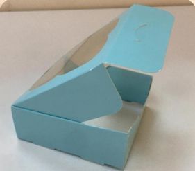 Кутия - размер 8 х 8 х 3 см - цвят СИН